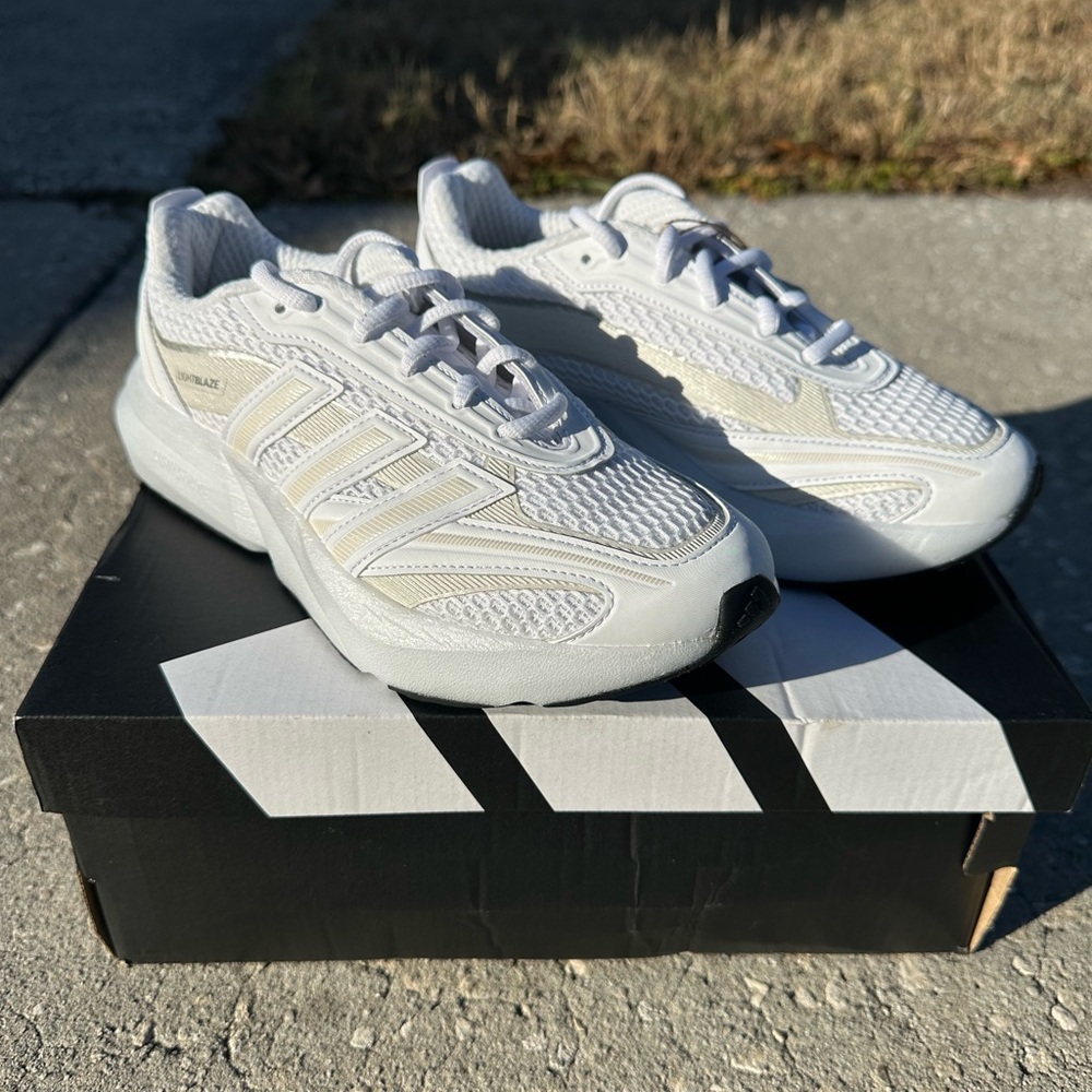 Adidas Lightblaze Glow Shoes Women Athletic Shoes Size 6 NIB